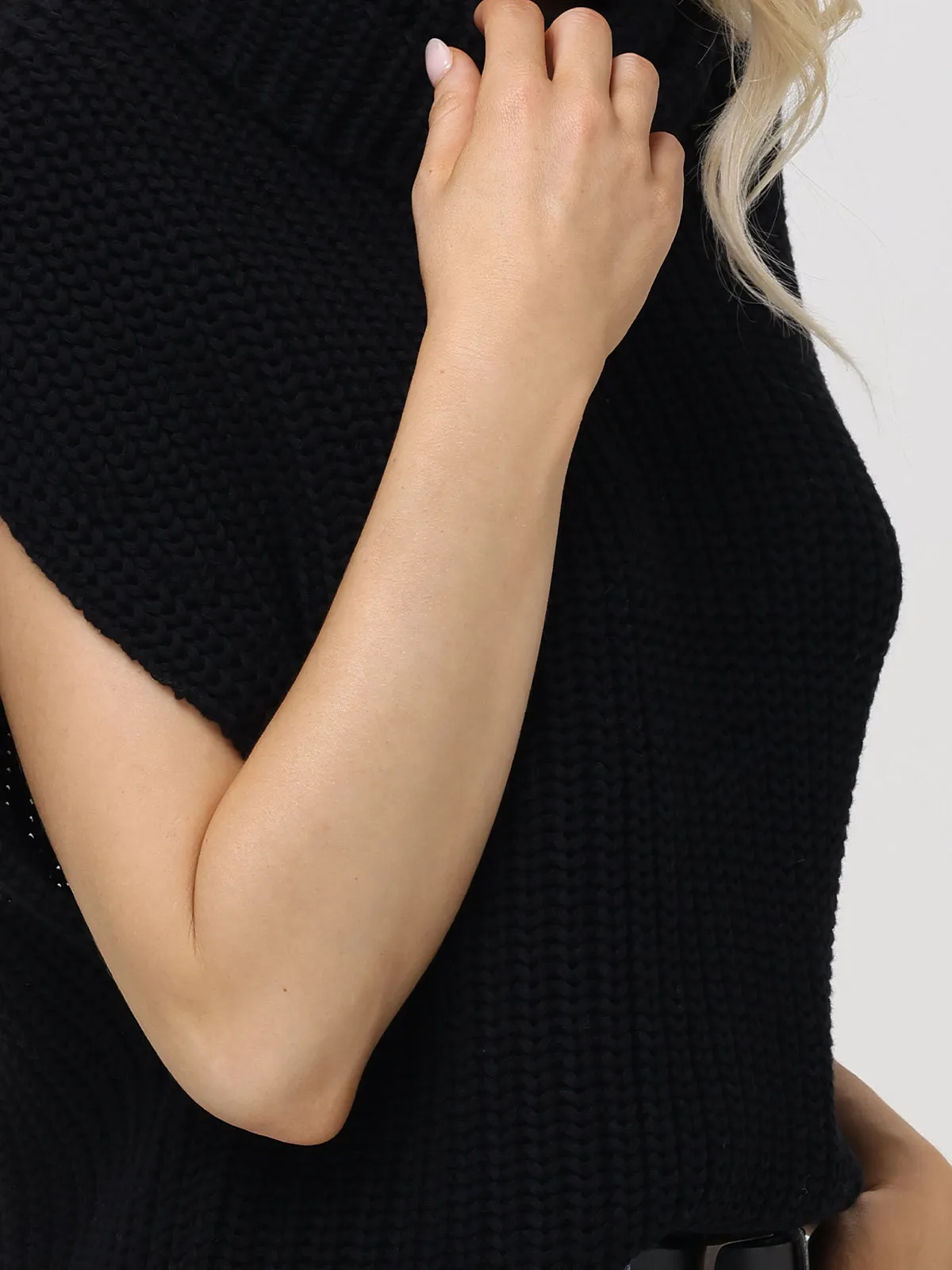 Cate: 100% Cotton Sleeveless Turtleneck Sweater